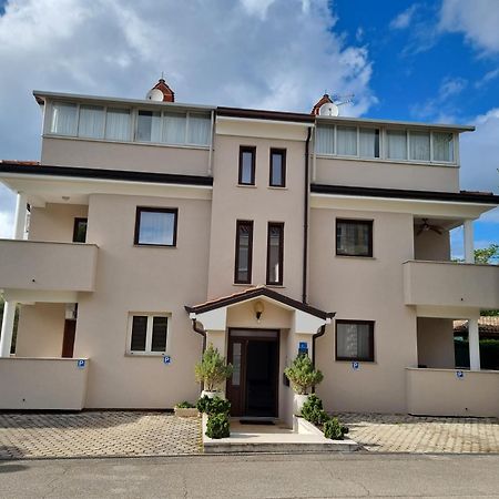 Apartments Krizine Umag Luaran gambar